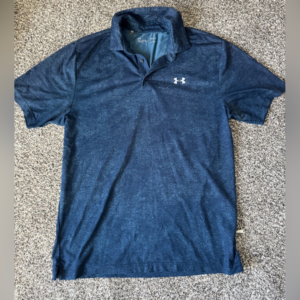 Under Armour Men’s polo 
SIZE MEDIUM